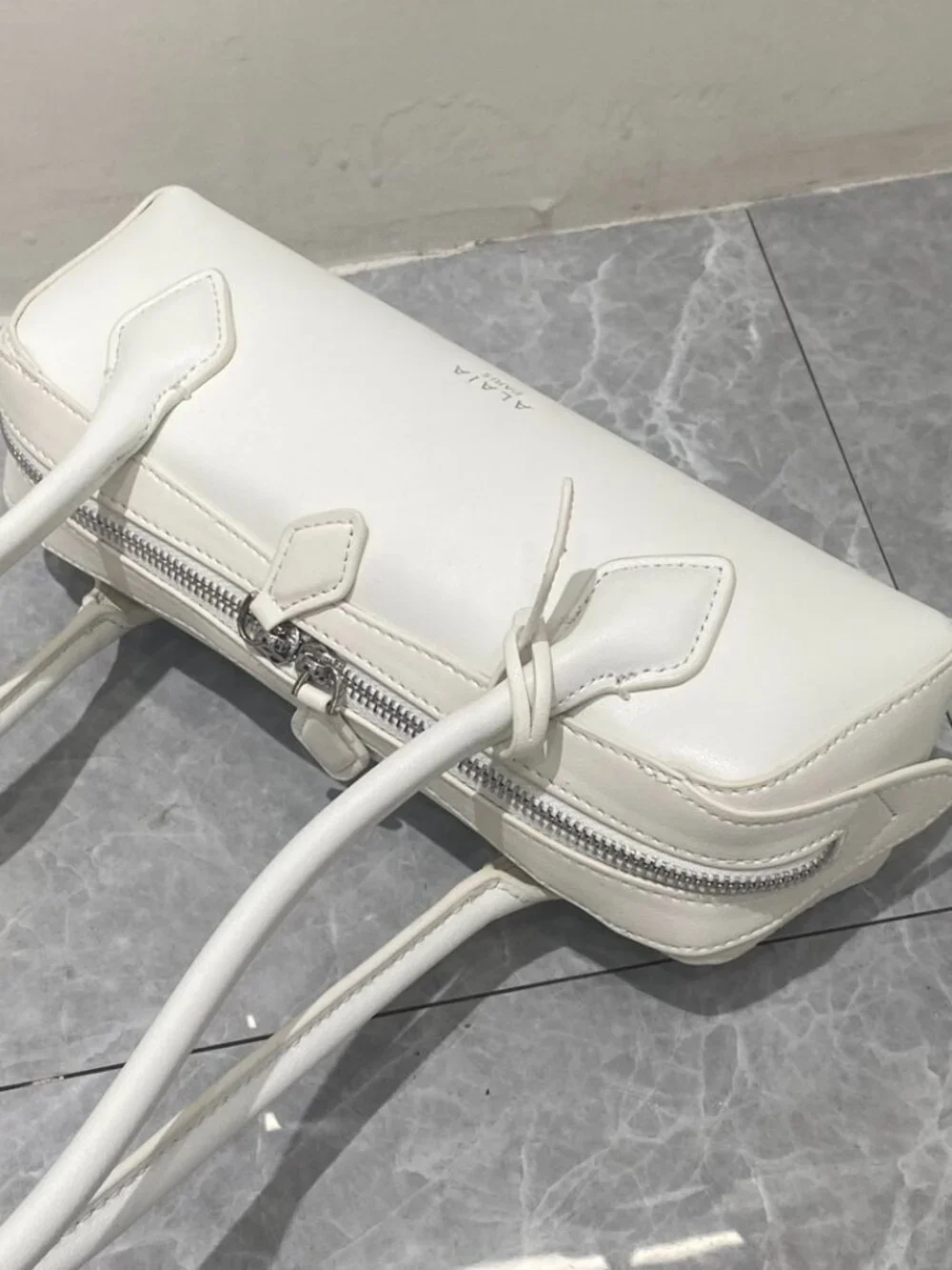 Alaia Le Teckel White Sausage Bag - Picture 6 of 9